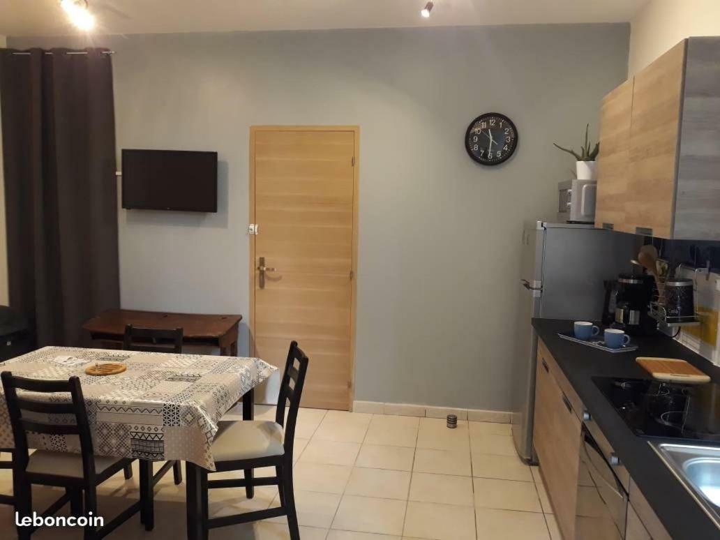 Apartmán L'Arriere Boutique Maroilles Exteriér fotografie